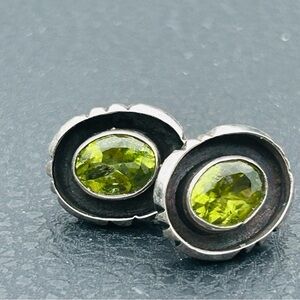 Genuine peridot Sterling Silver 925 Earrings